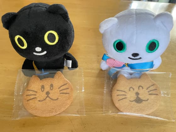 猫顔クッキーとマスコット.jpg